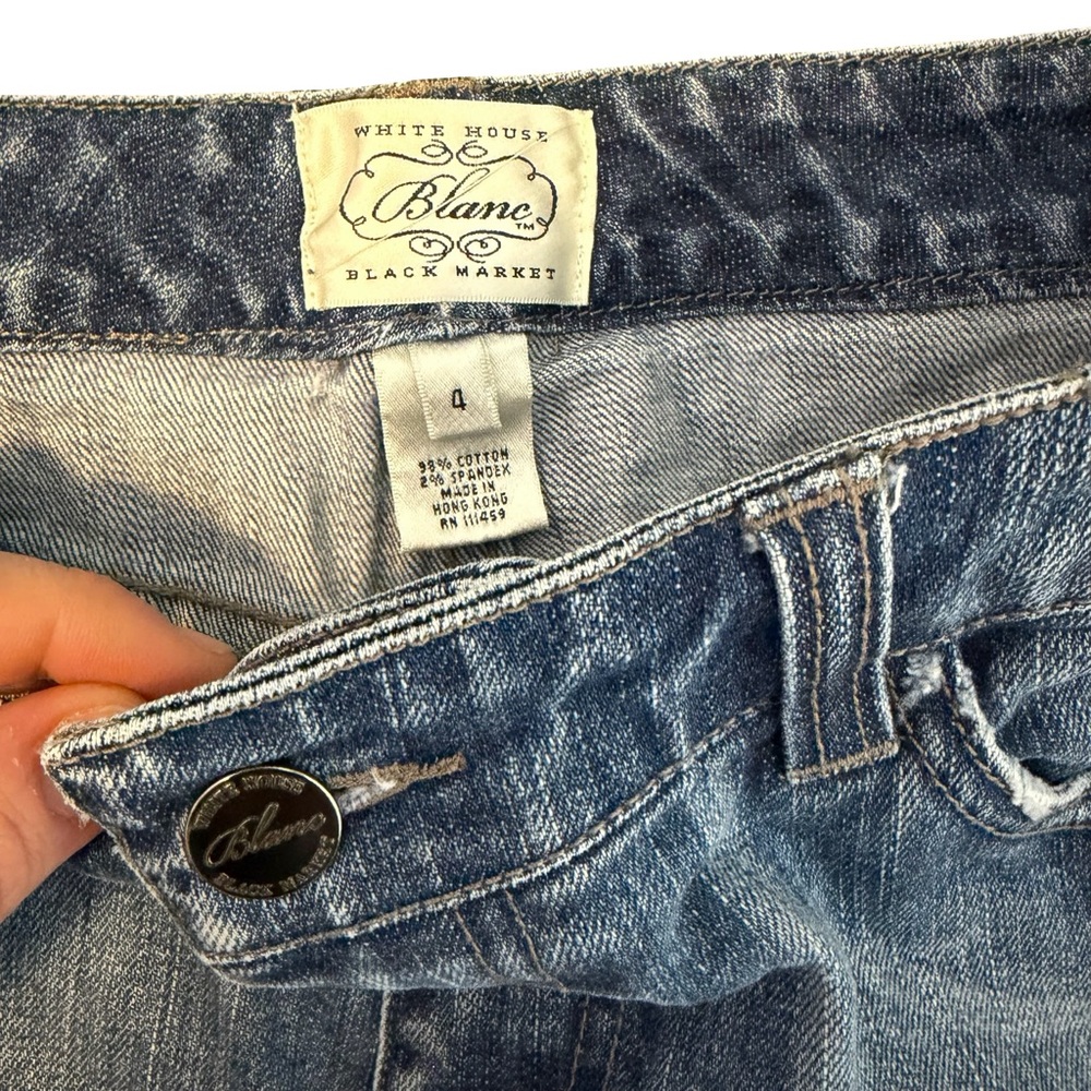 Y2K Blanc White House Black Market blue embroidered capri jeans Size 4 - Picture 3 of 7